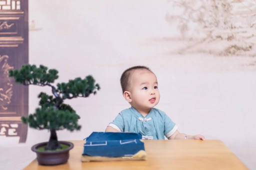 广州供卵包男孩宝宝多久可以坐